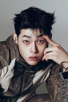 Photo of Song Seung-il