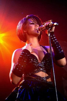 Rihanna - Good Girl Gone Bad Live
