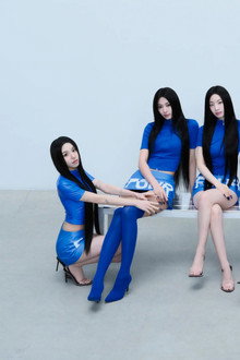 TWICE: This is For World Tour