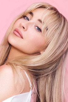 Photo of Sabrina Carpenter