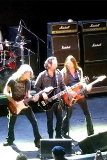 Winger Live