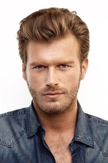 Photo of Kıvanç Tatlıtuğ