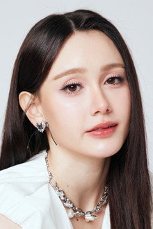 Photo of Charisar Oldham