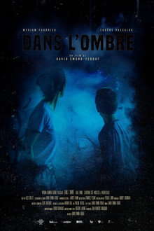 Dans l'ombre