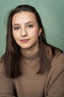 Photo of Ellie Henry