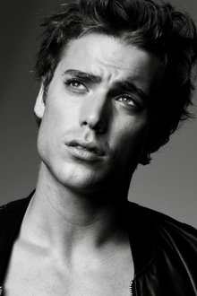 Photo of Dustin Milligan