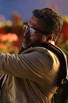 Dhuruvangal Pathinaaru