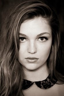 Photo of Lili Simmons