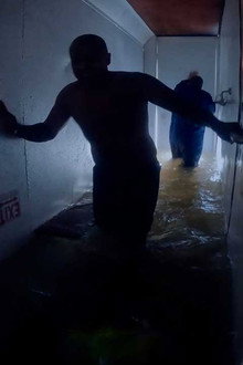 Pris au piège : 60 heures sous la mer