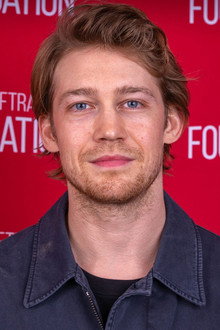 Photo of Joe Alwyn