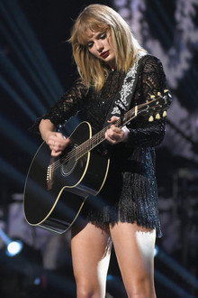 Taylor Swift: Super Saturday Night Show