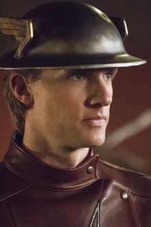 The Flash season 2 episode 2