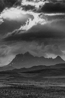 Cumbres y cenizas