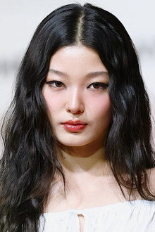 Photo of Jeong Yoon-chae