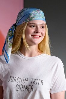 Photo of Elle Fanning