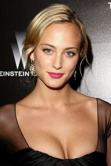 Photo of Nora Arnezeder