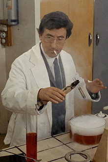 Blázen z laboratoře 4