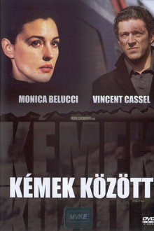 Kémek között