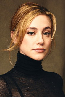 Photo of Lili Reinhart