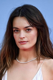 Photo of Emma Mackey