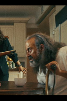 El Viejo y La Cotorra