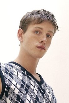 Photo of Harris Dickinson