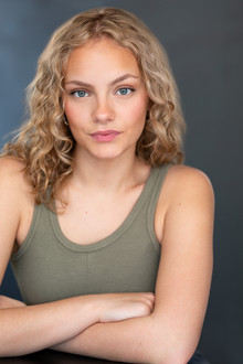 Photo of Lauren Viau