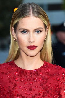 Photo of Claire Holt