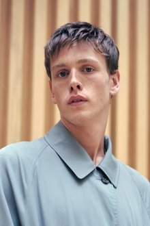 Photo of Harris Dickinson