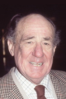 Photo of Michael Hordern