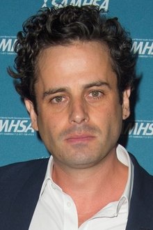 Photo of Luke Kirby