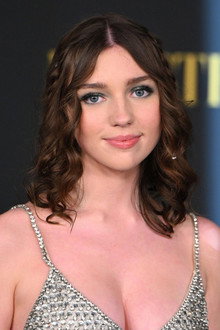 Photo of Alexa Swinton