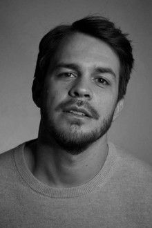 Photo of Johnny Simmons