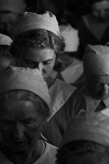 Das-Mädchen-mit-der-Nadel