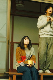 人生に詰んだ元アイドルは、赤の他人のおっさんと住む選択をした