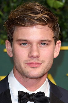 Photo of Jeremy Irvine
