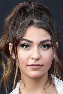 Photo of Andrea Russett