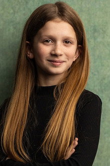 Photo of Olivia Lynes