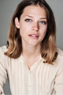 Photo of Emma Louise Saunders