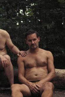 Nackte Männer im Wald