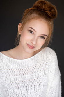 Photo of Caroline Elle Abrams