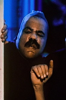 غبي منه فيه