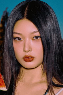 Photo of Jeong Yoon-chae