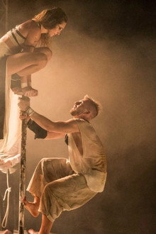 Losers Cirque Company: Vzduchem
