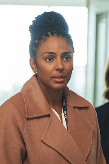 The Bay season 4 episode 1