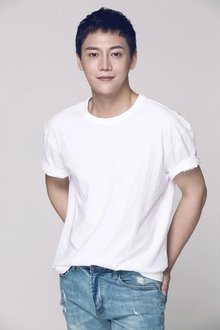Photo of Yaqi Zhang