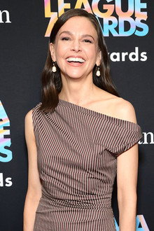 Photo of Sutton Foster