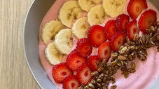 Smoothie glacé banane-fraise et risotto aux asperges