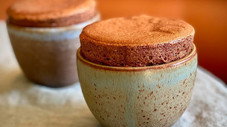 Soufflé au chocolat, riz caramélisé