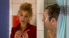 Dans la salle de bain (2)
